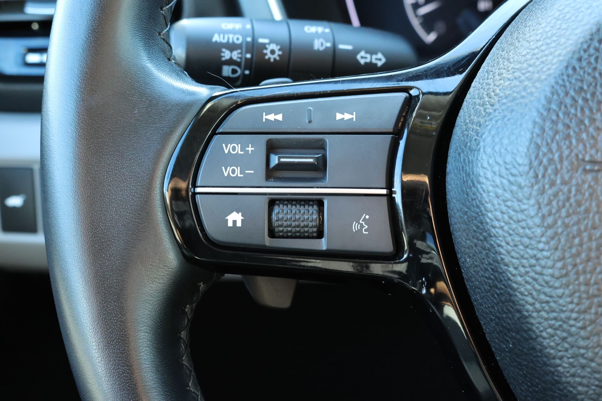 Used 2025  Honda Touring image 9