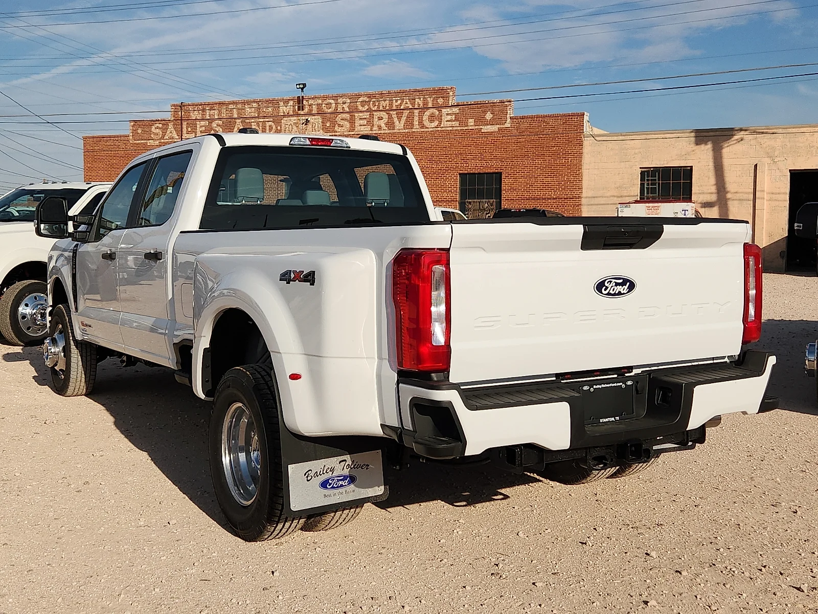 New 2027 Oxford White Ford XL image 5
