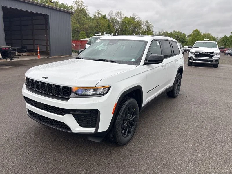 New 2026 Bright White Clear-Coat Exterior Paint Jeep Altitude image 7