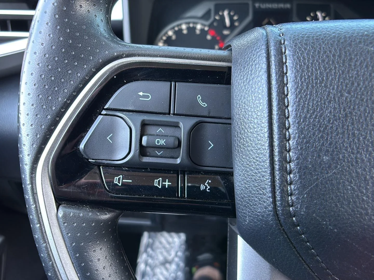 Used 2023 Ice Cap Toyota SR5 image 26