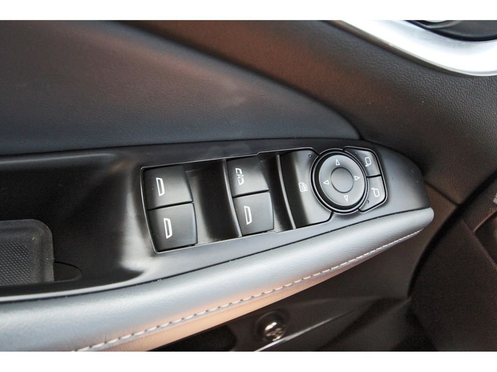 Used 2021 Black Buick Essence image 19