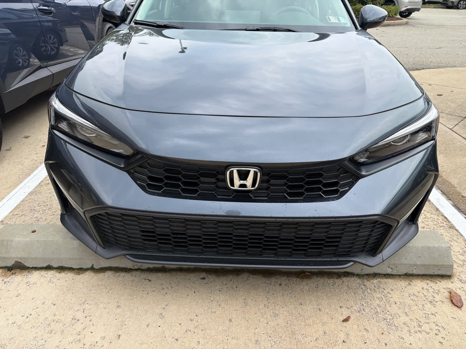 Used 2026 Meteorite Gray Metallic Honda LX image 2