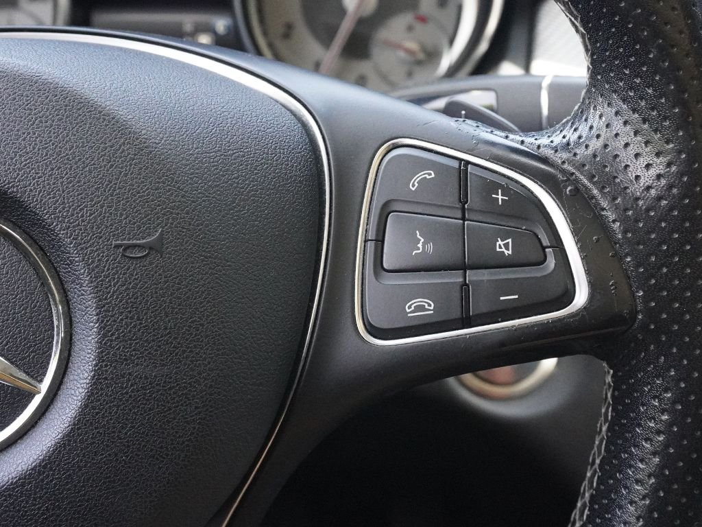 Used 2017 Gray Mercedes-Benz GLA 250 image 41