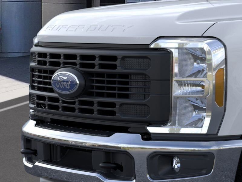New 2024 Oxford White Ford XL image 43