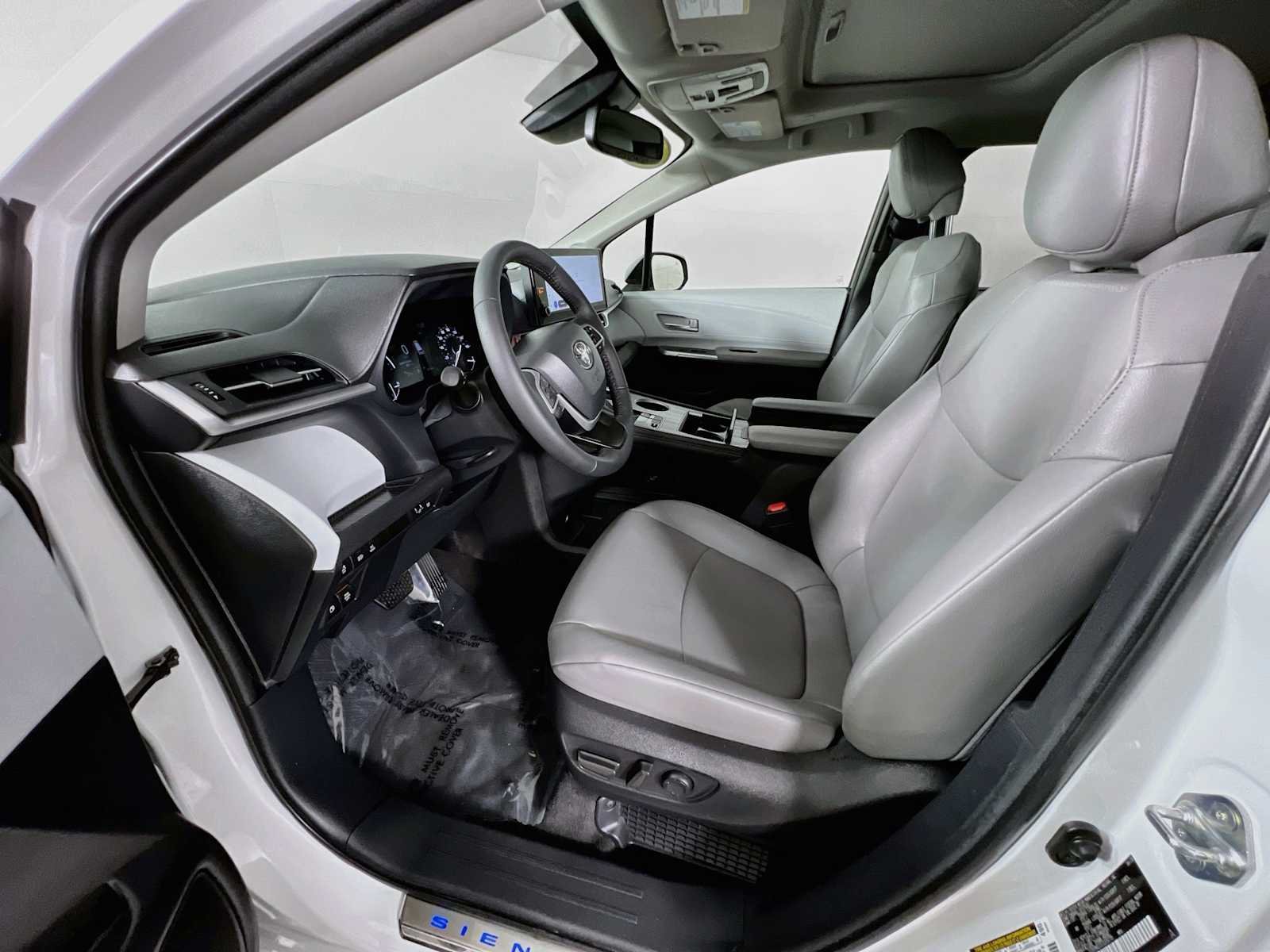 Certified Used 2026 Wind Chill Pearl Toyota XLE image 22