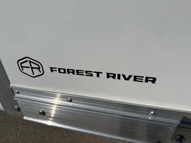 New 2025 Summit White Chevrolet 2WT image 6