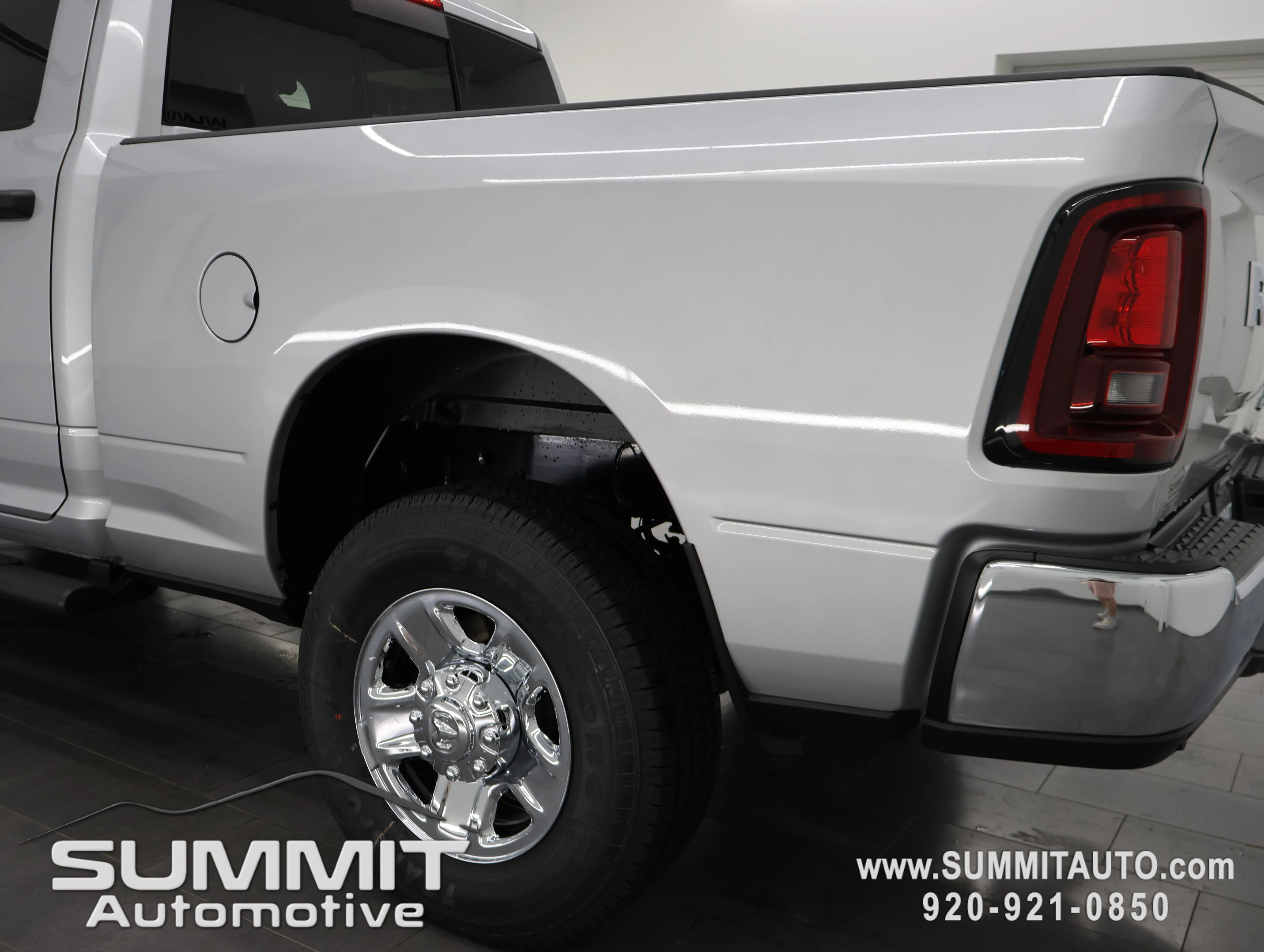 New 2026 Silver-Zynith Exterior Paint RAM Tradesman image 30