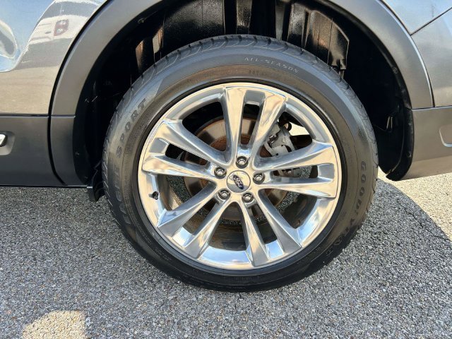Used 2019 Gray Ford XLT image 3