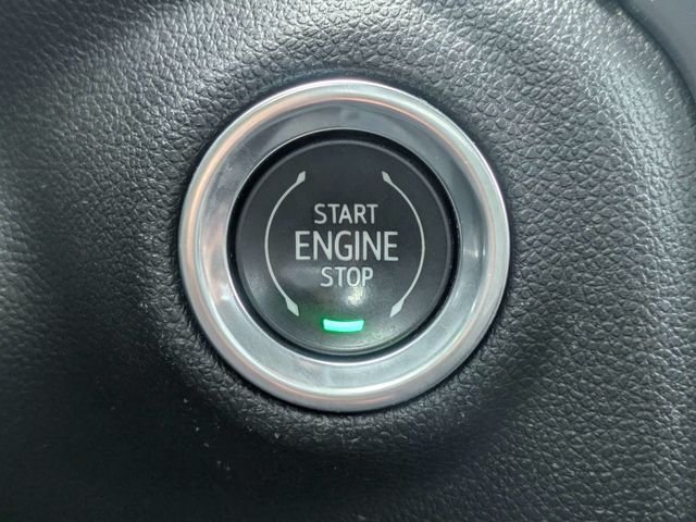 Used 2021 Silver Chevrolet RST image 31