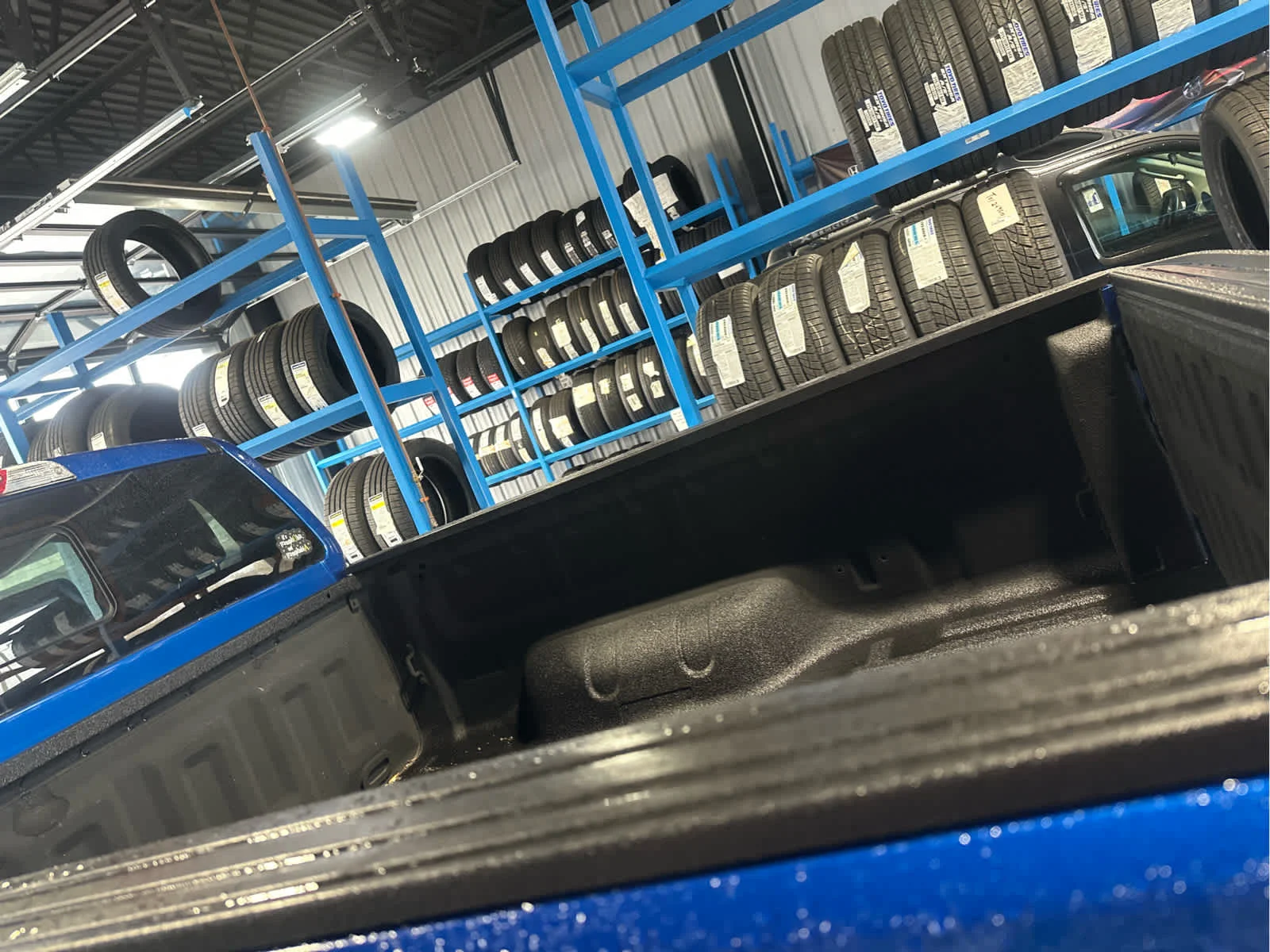 Used 2020 Lightning Blue Metallic Ford XL image 5