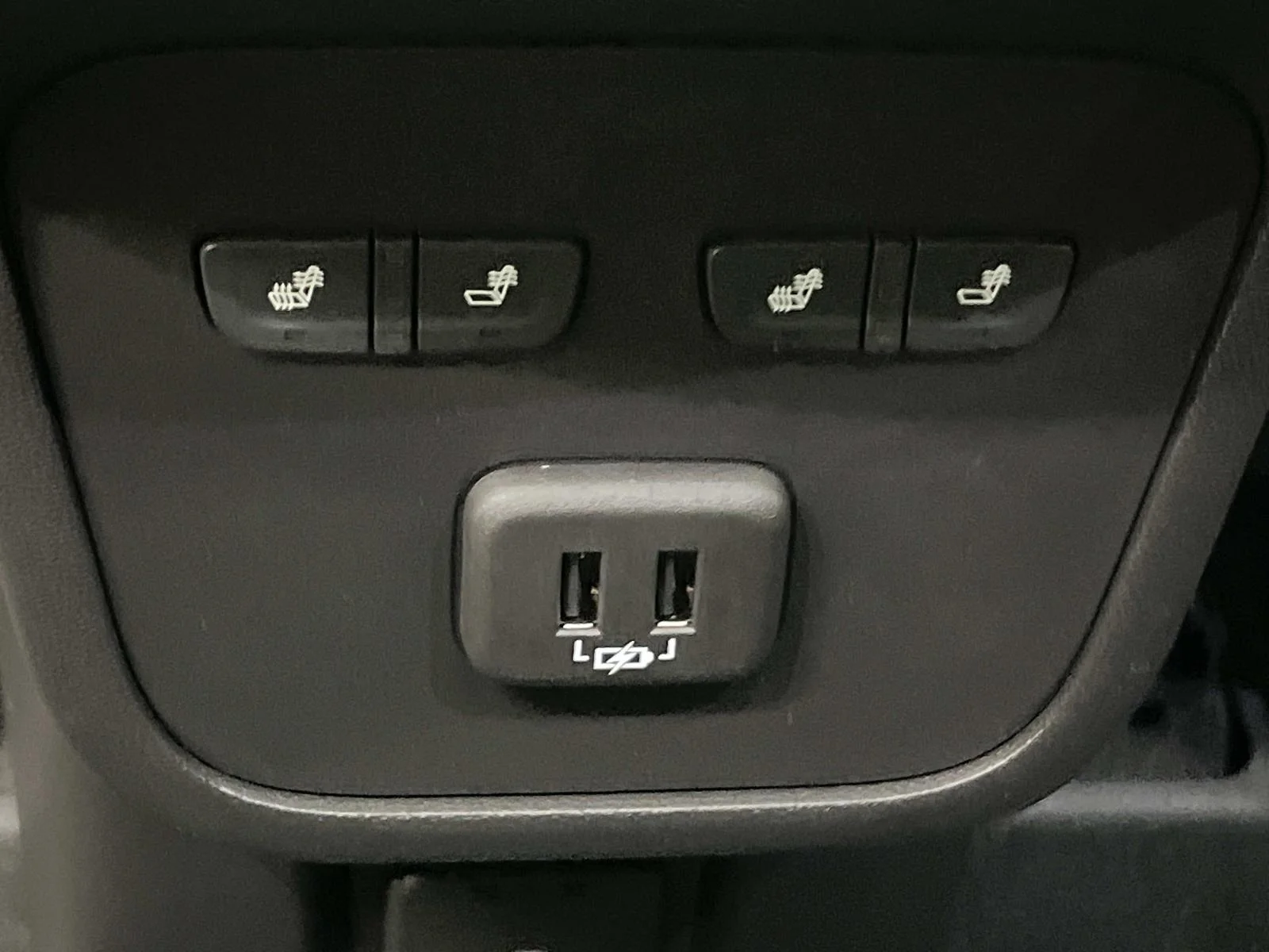 Used 2024 Sterling Gray Metallic Chevrolet Premier image 15