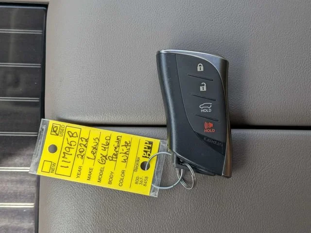 Used 2022 Starfire Pearl Lexus GX 460 Premium image 34