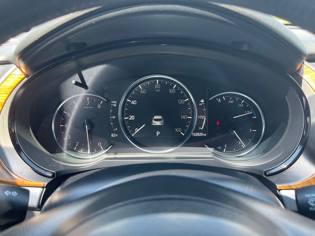 Used 2020 White Mazda Signature image 15