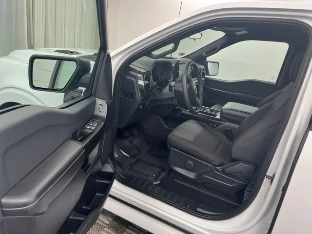 Used 2025 White Ford LOBO image 11
