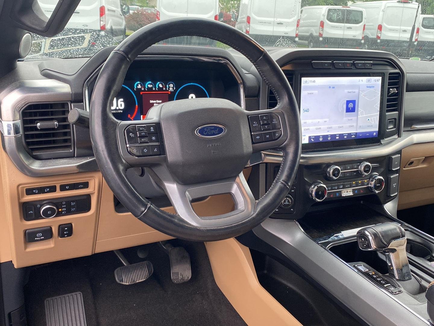 Used 2022 Smoked Quartz Metallic Tinted Clearcoat Ford LARIAT image 3