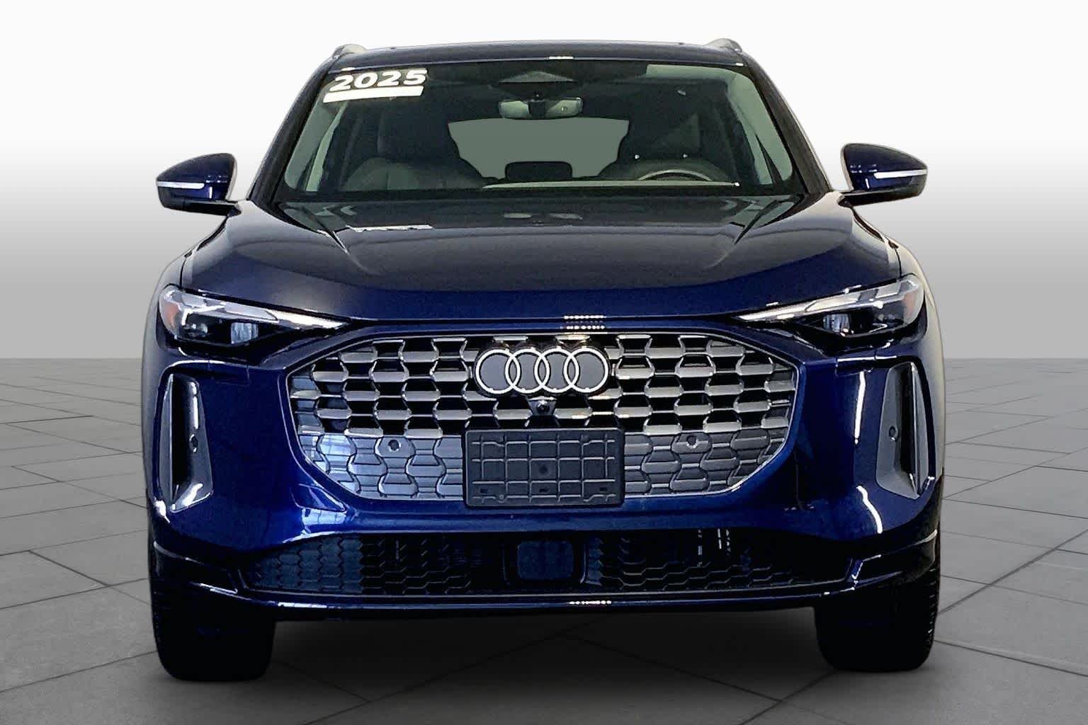 Used 2025 Navarra Blue Metallic Audi Premium image 4