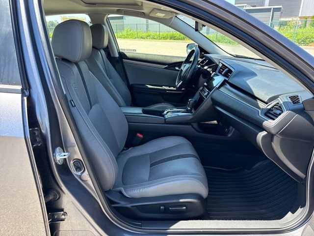 Used 2019 Modern Steel Metallic Honda Touring image 10