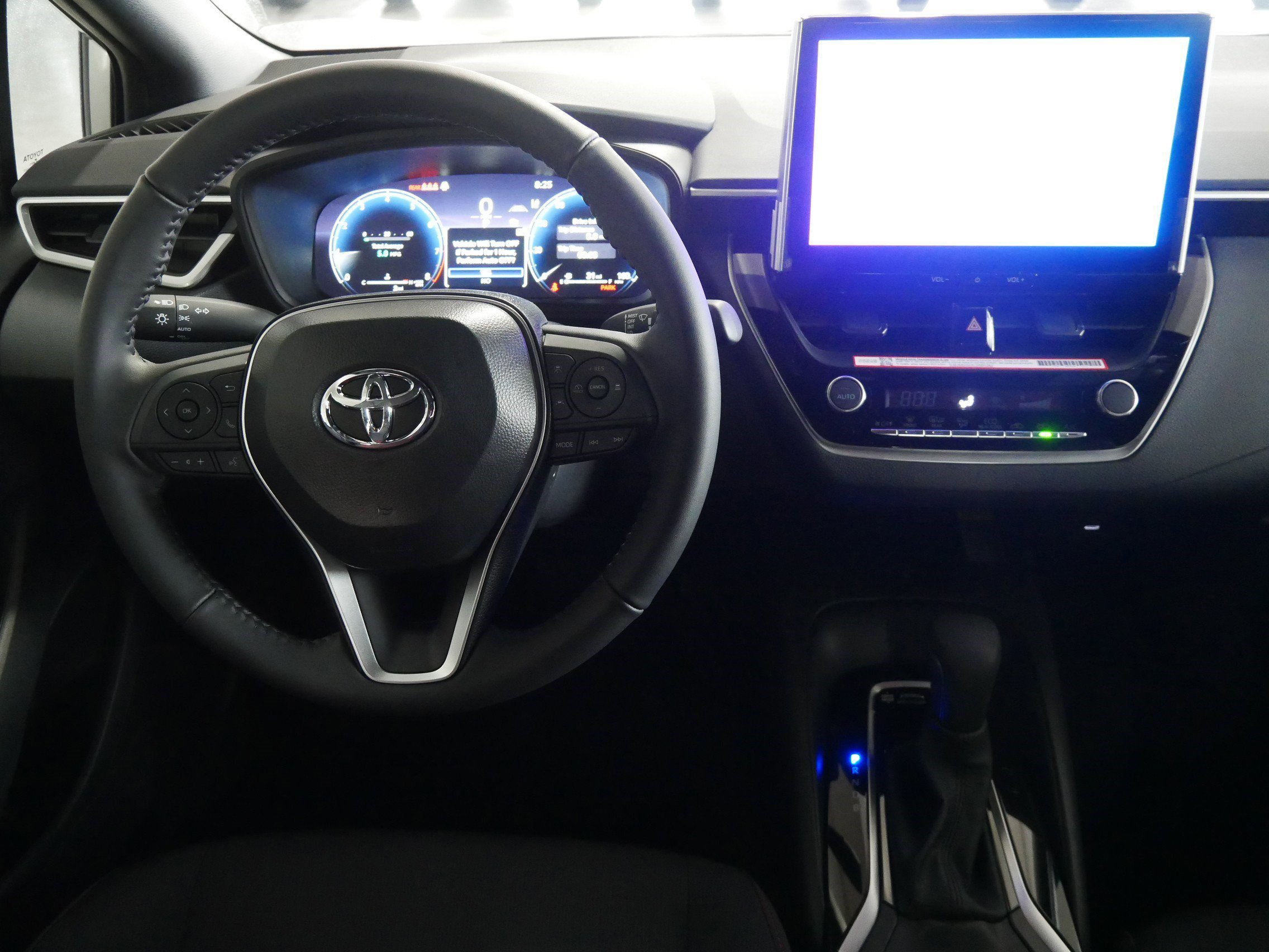 New 2026 Ice Cap with Midnight Black Metallic roof <sup>1</sup> Toyota  SE image 8
