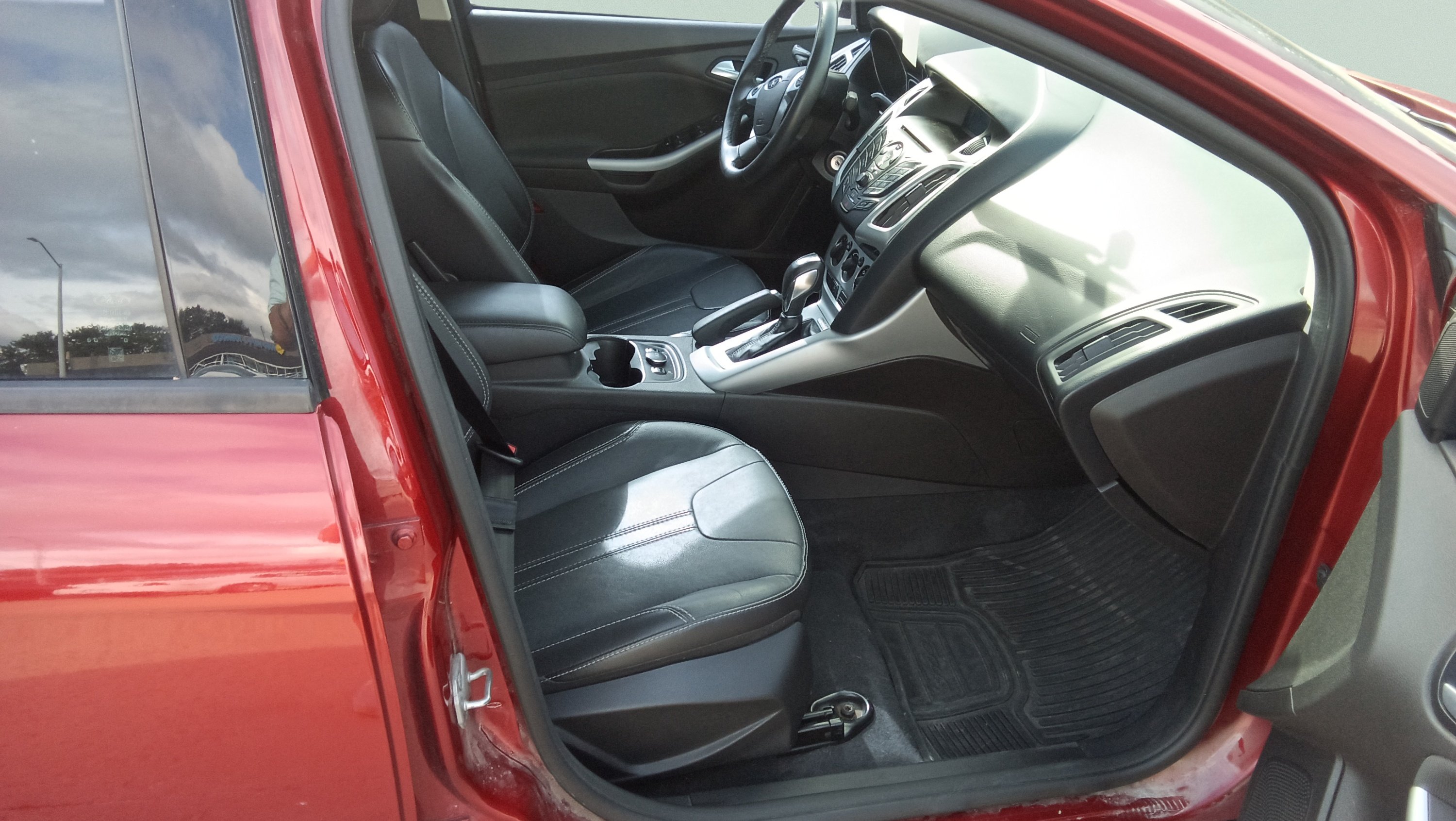 Used 2014 Red Ford SE image 11