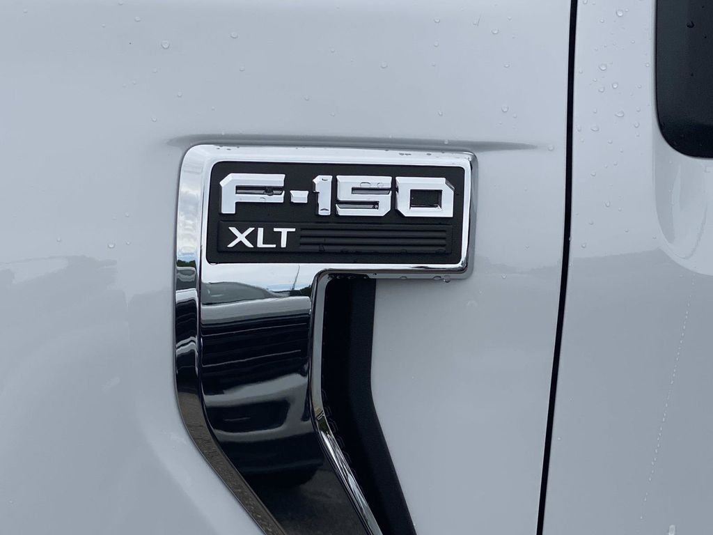 New 2026 Oxford White Ford XLT image 8