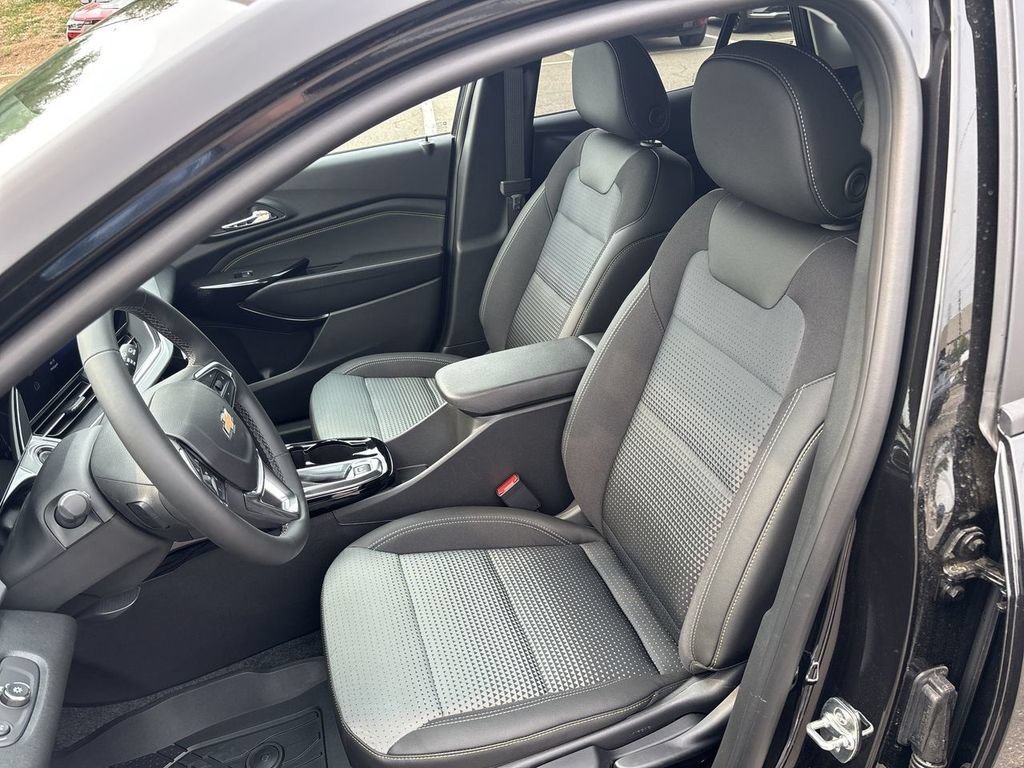 New 2026 Mosaic Black Metallic Chevrolet LT image 18