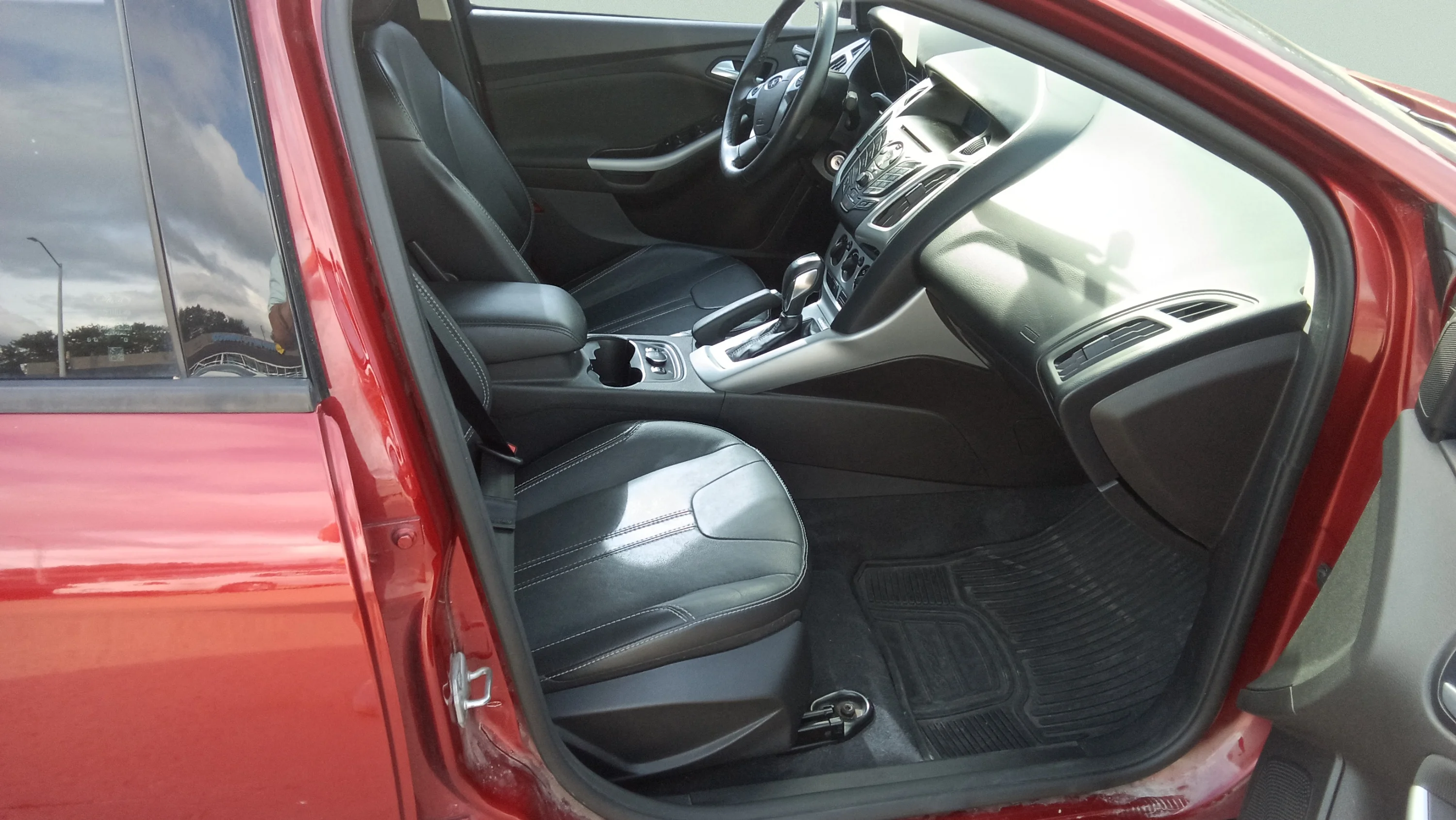Used 2014 Red Ford SE image 11