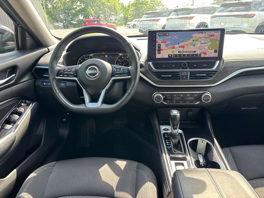 Used 2023 Black Nissan 2.5 SV image 11