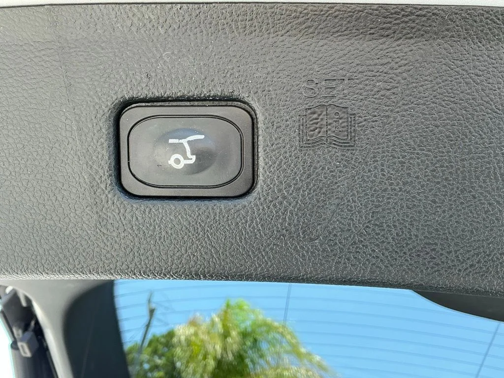 Used 2019 Silver Ford Titanium image 22