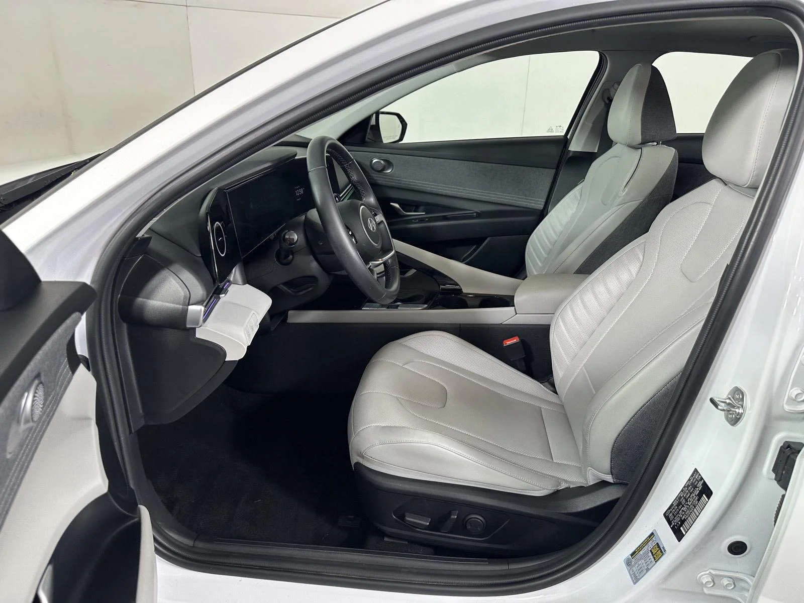 Used 2024 Serenity White Hyundai Limited image 13
