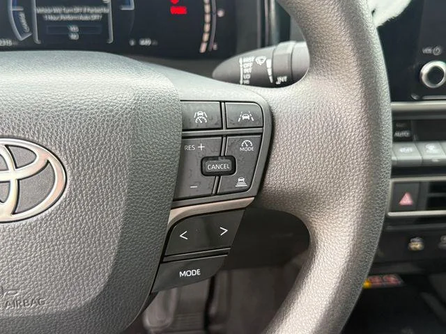 2025 Toyota Camry LE - Photo 44
