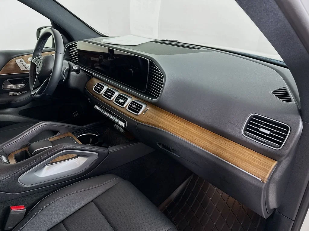 Certified Used 2025 Polar White Mercedes-Benz GLE 450e image 29
