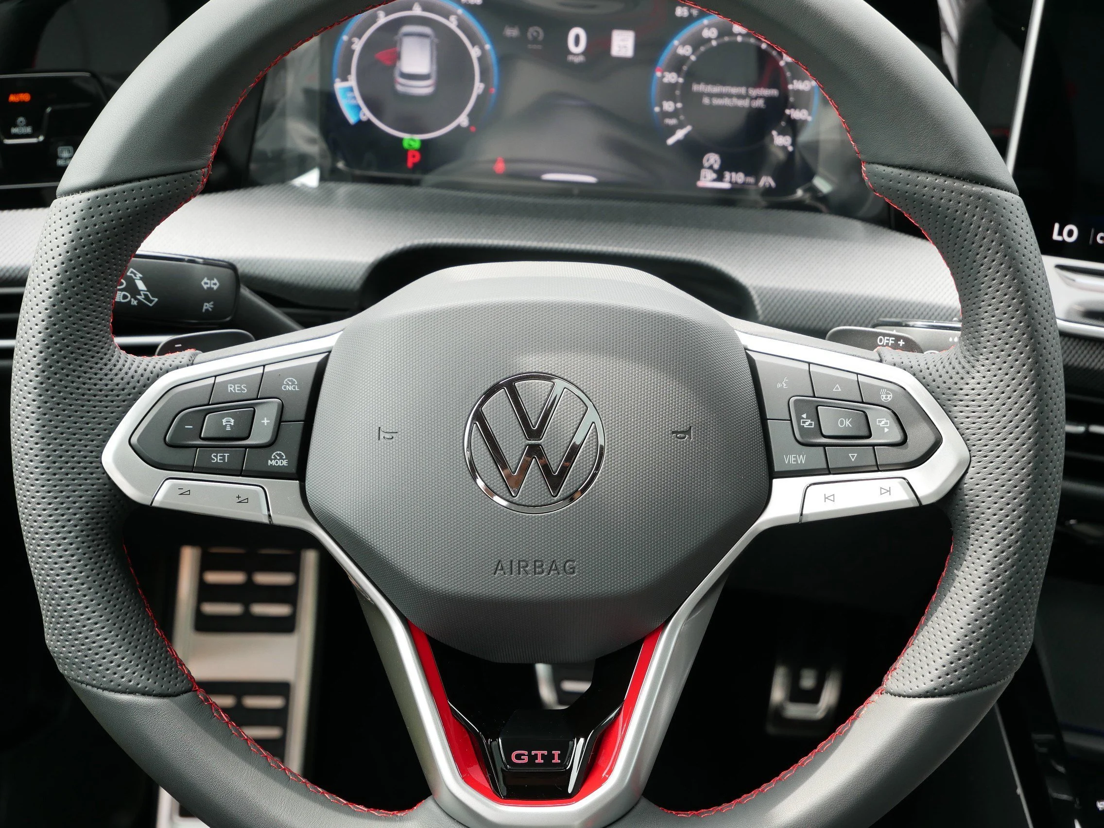 2025 Volkswagen Golf GTI SE - Photo 11