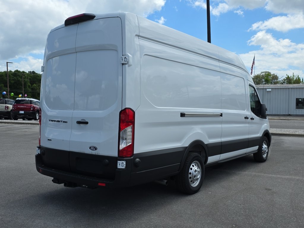 New 2026 Oxford White Ford Cargo Van image 7