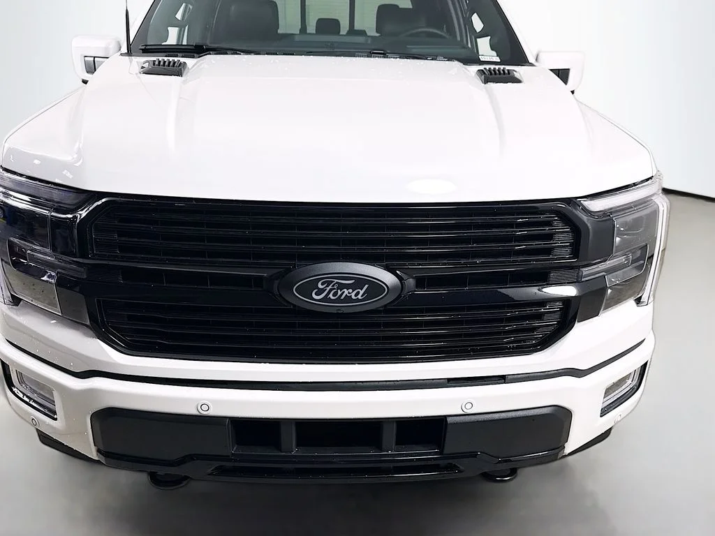New 2026 Star White Metallic Tri-Coat Ford Platinum® image 2