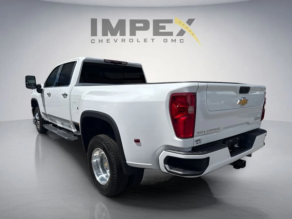 New 2026 White Chevrolet High Country image 3