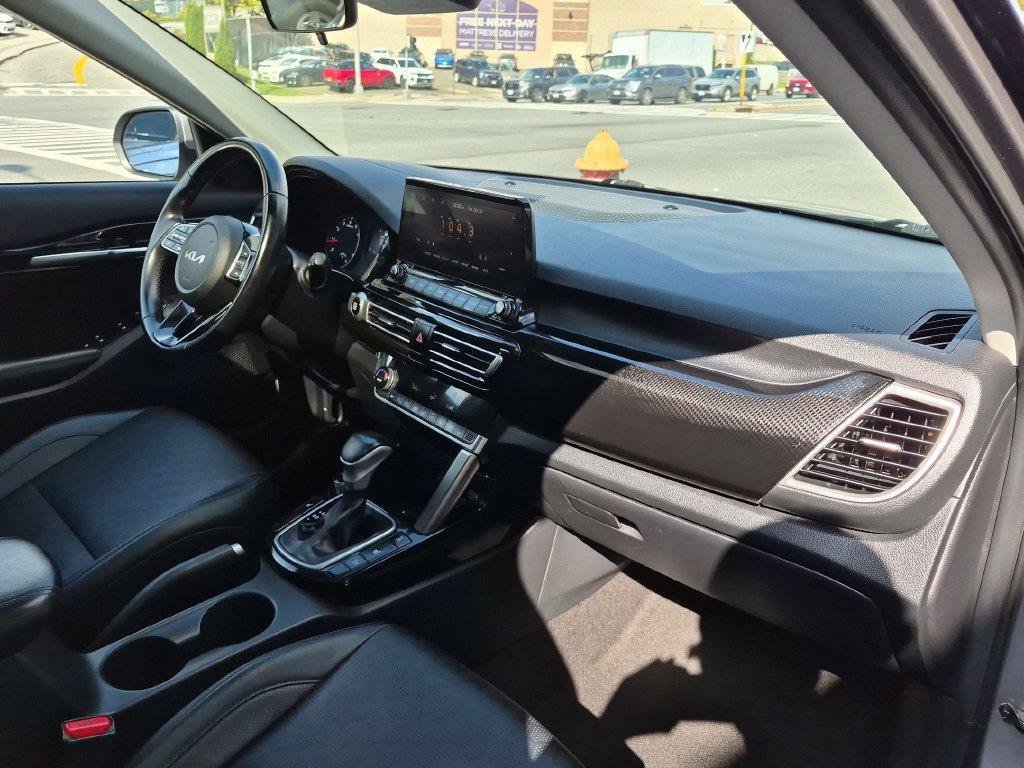 Used 2022 Gray Kia EX image 23