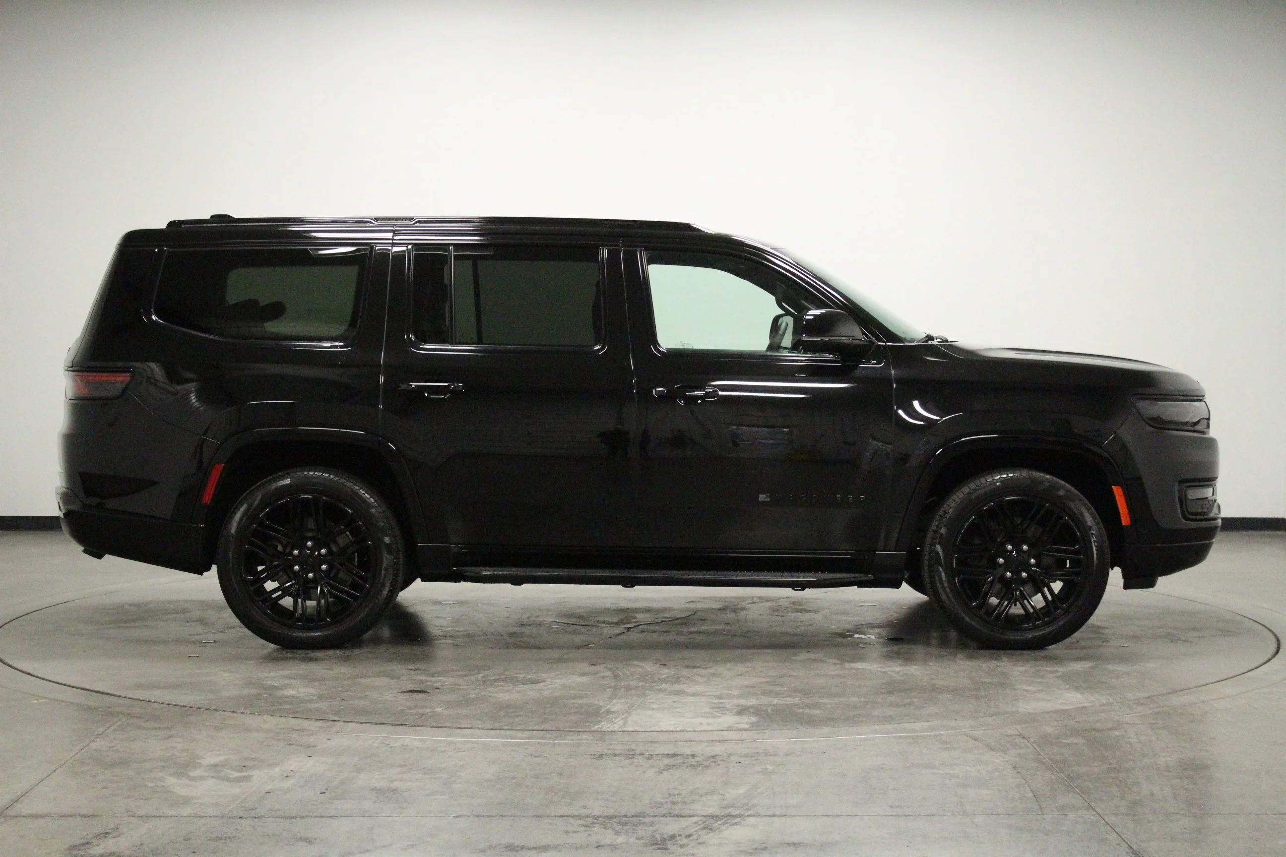 Used 2024 Diamond Black Crystal Pearlcoat Jeep Series II image 9