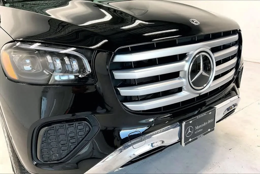 Certified Used 2026  Mercedes-Benz GLS 450 image 30