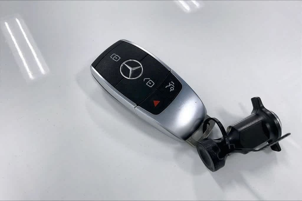Certified Used 2026 Polar White Mercedes-Benz GLS 450 image 13