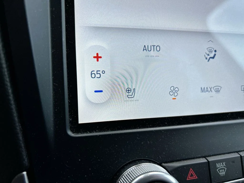 Used 2022 Red Ford SEL image 19