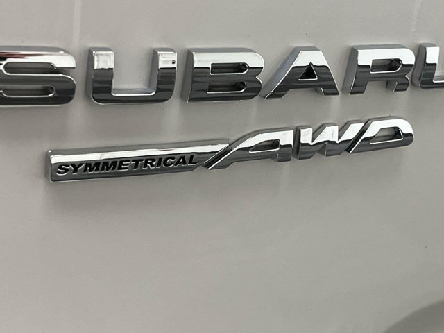 Used 2020 Crystal White Pearl Subaru Limited image 6