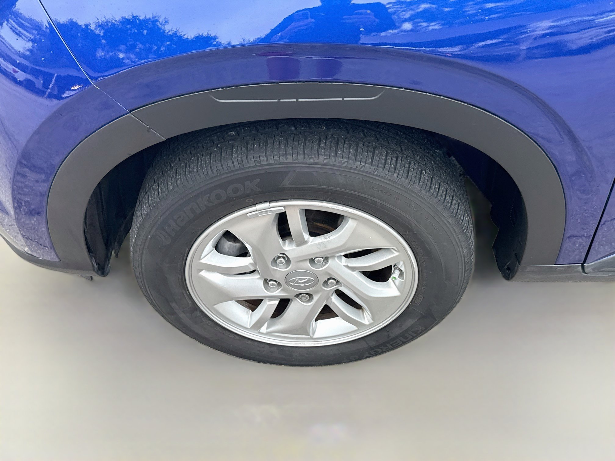 Used 2024 Intense Blue Hyundai SE image 33