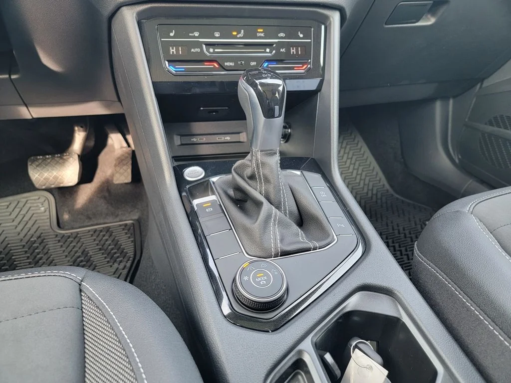 2026 Volkswagen Taos SE Black - Photo 36