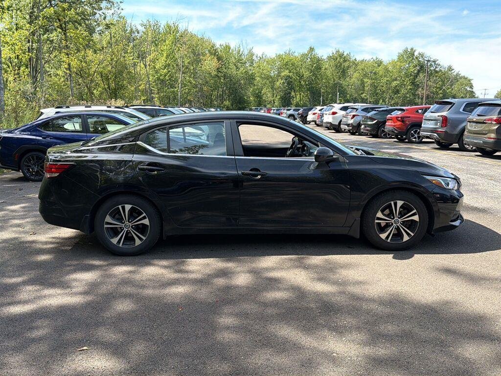 Used 2022 Super Black Nissan SV image 7