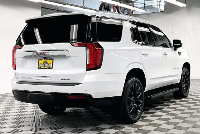Used 2022 Summit White GMC SLE image 14