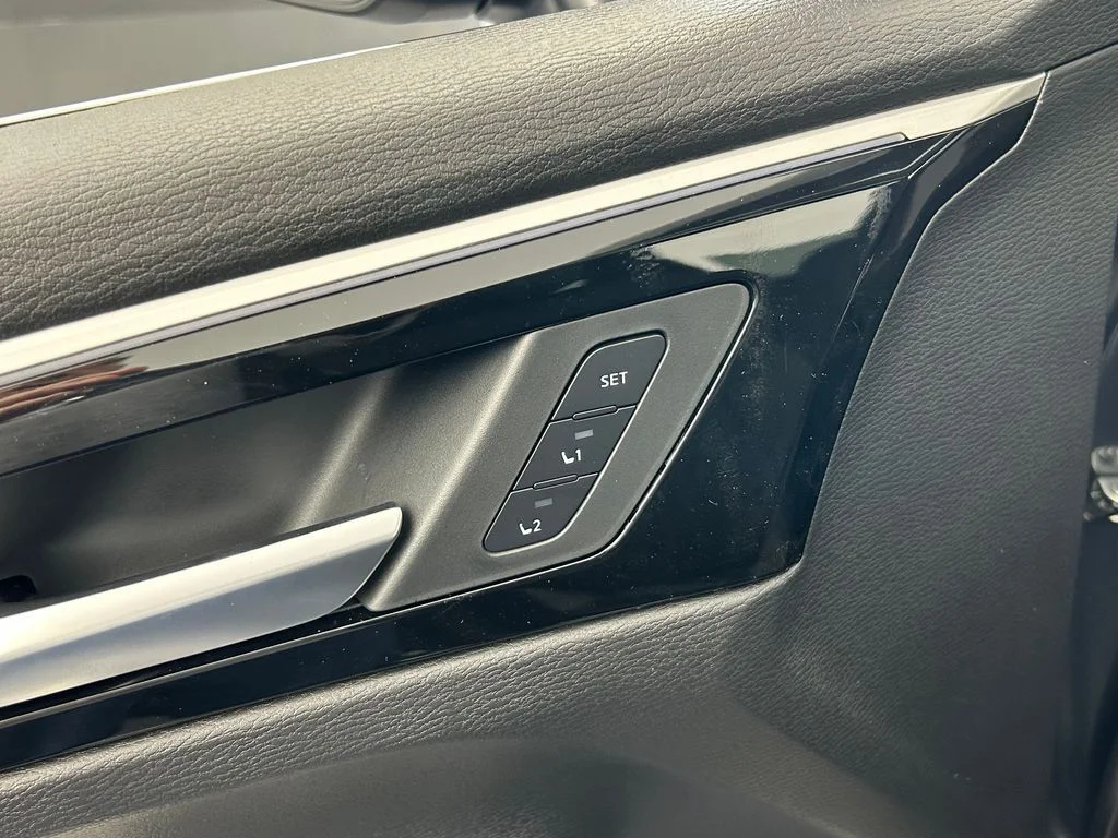 New 2026 Gray Mitsubishi SEL image 14