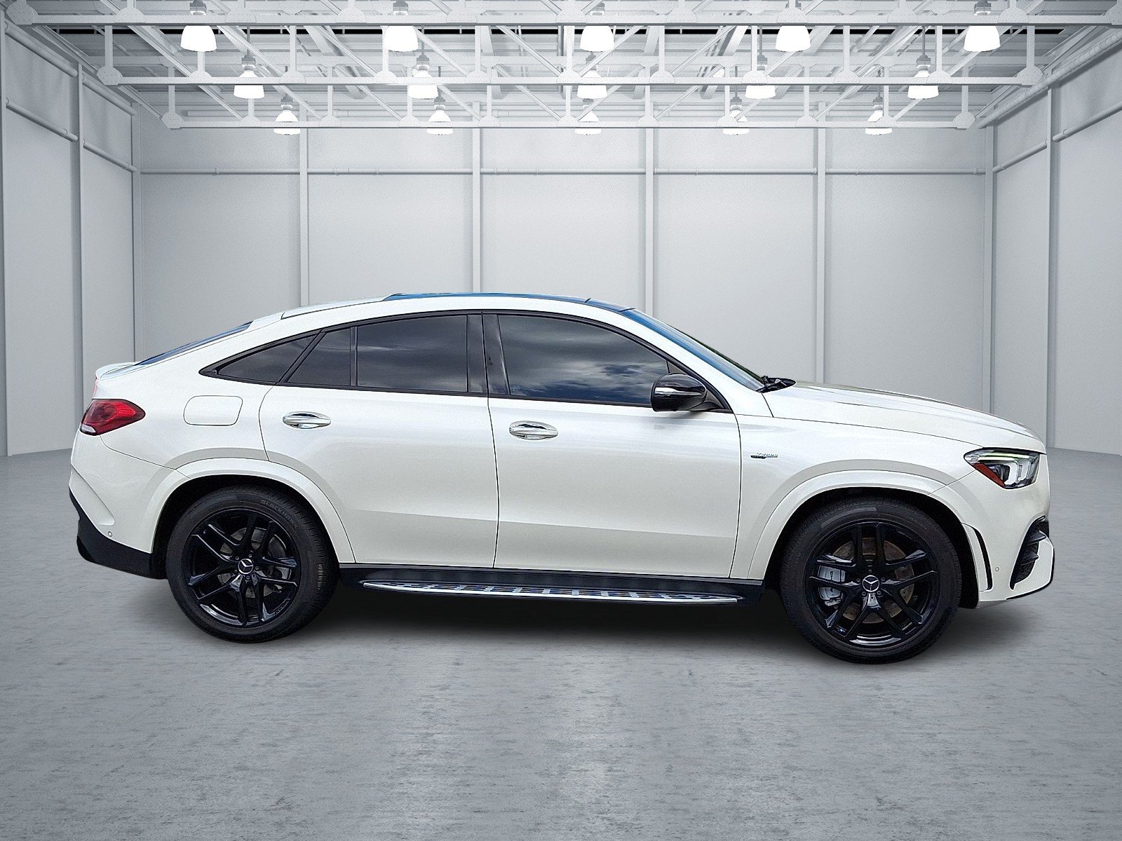 Used 2021 Polar White - 149 Mercedes-Benz 4MATIC® image 7