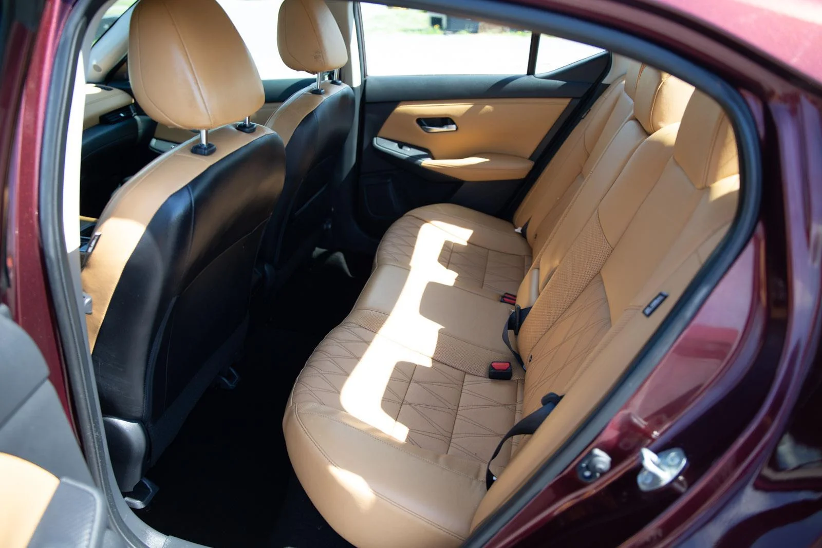Used 2022 Rosewood Metallic Nissan SV image 20