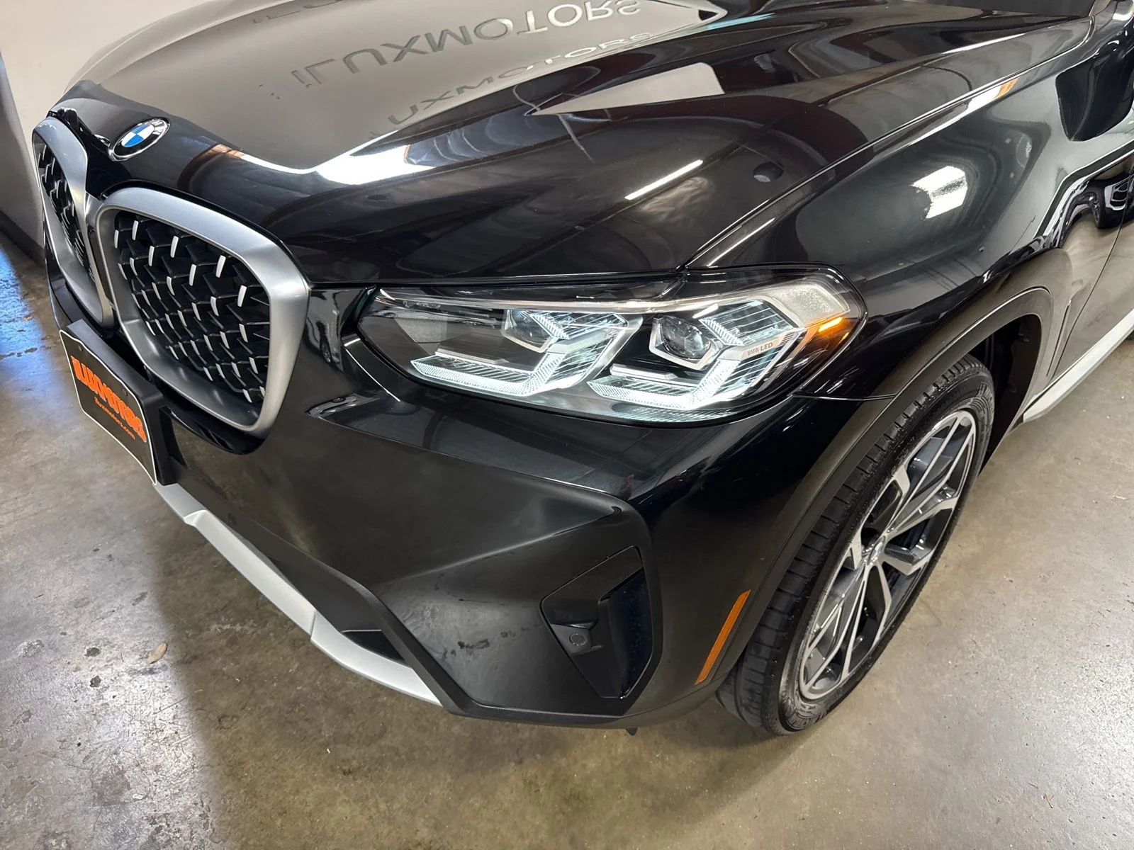 Used 2023 Black BMW xDrive30i image 4