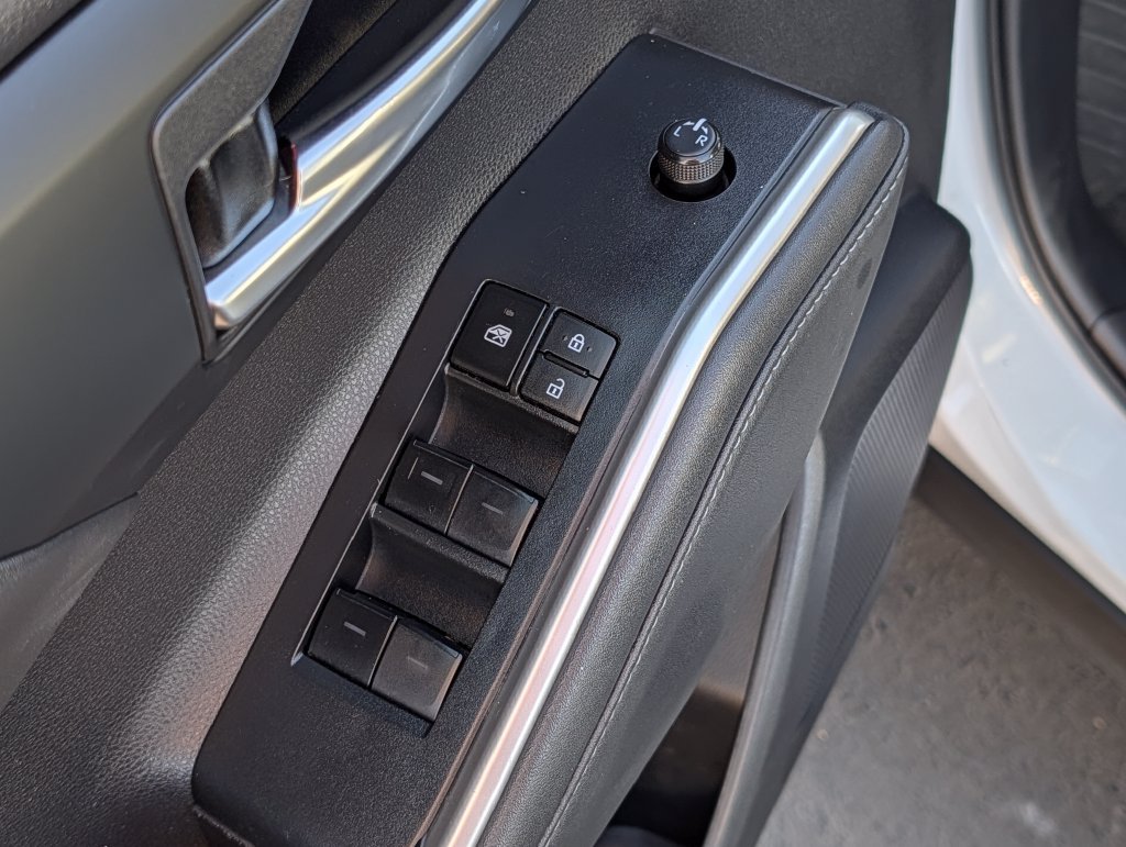 2022 Toyota Highlander XLE - Photo 19